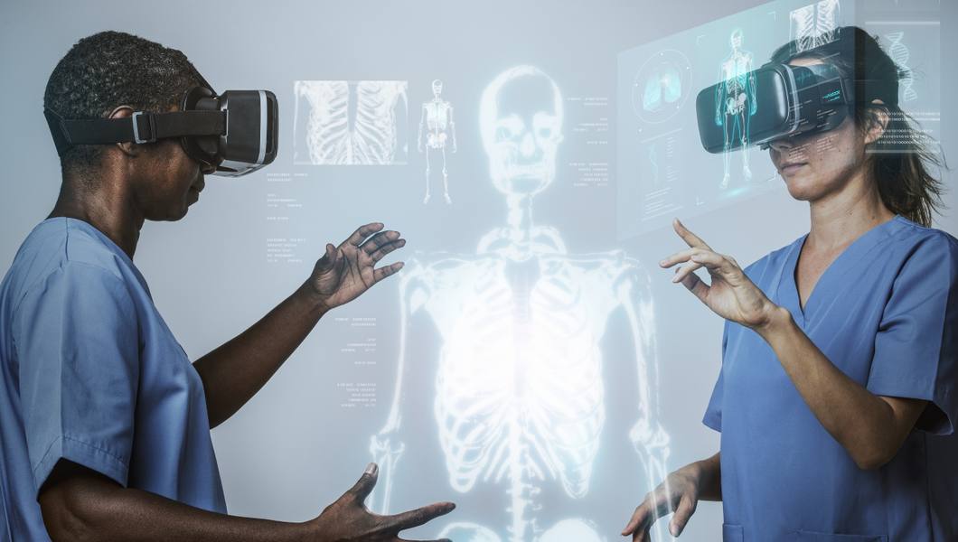 doctors-wearing-vr-simulation-with-hologram-medical-technology