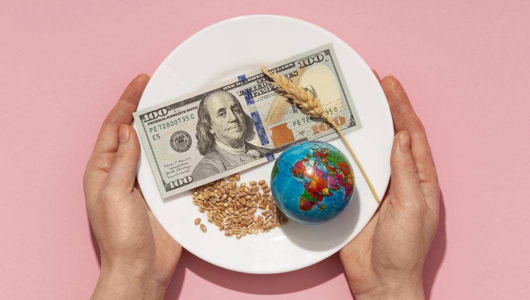 top-view-food-crisis-concept-with-plate (1)