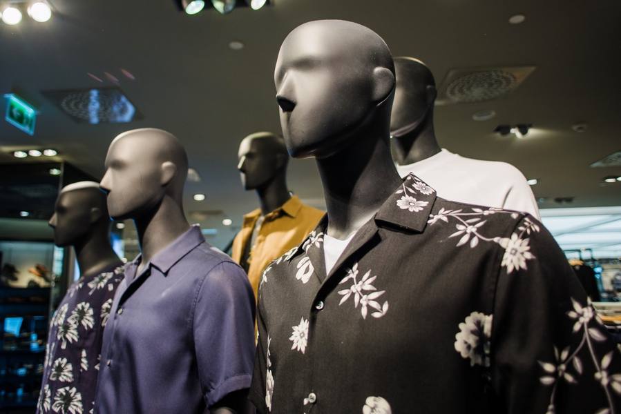 wp-14b80913fc4f3f3e-black-mannequins-male-clothing