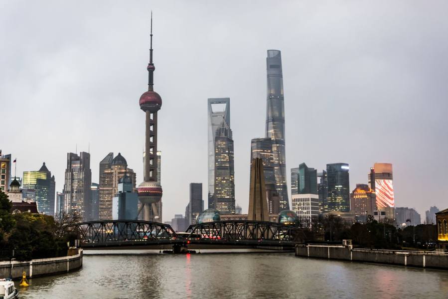 wp-203f765a5496ec14-shanghai-skyline-with-historical-waibaidu-bridge-china
