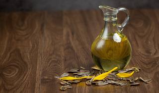wp-209147357fbd2766-sunflower-oil-table (1)