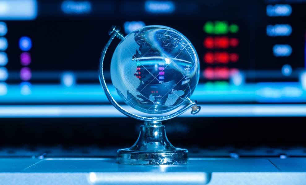 wp-2a1692313cf65875-crystal-globe-with-stock-information