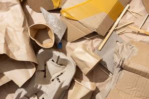 wp-2b828b8d93a9e1cc-arrangement-different-trashed-objects