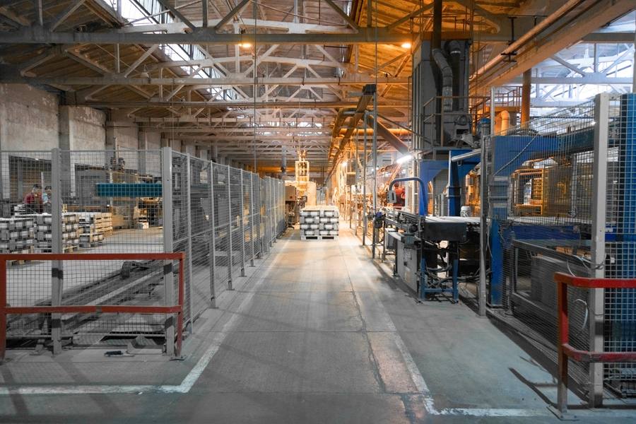 wp-42d0858b0fccd7ba-production-manufacture-sightseeing-excursion-interior-ceramic-tile-manufacturing