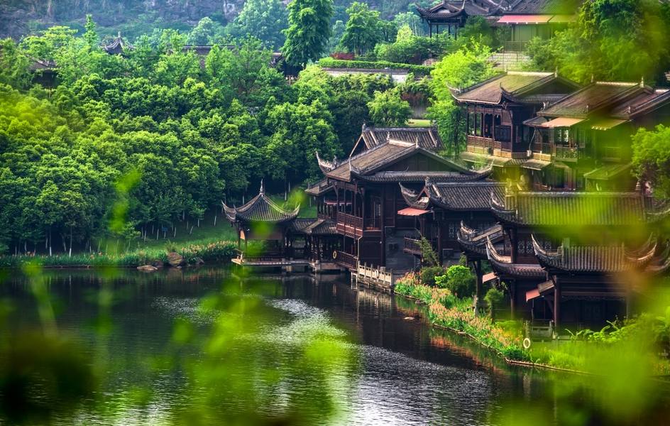 wp-468a79bb24c6beb1-ancient-town-lake-china
