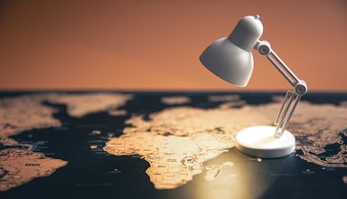 wp-64789fa0e27a7418-small-table-lamp-world-map-copy-space