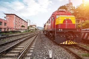 wp-98ddab95c460f0f1-train-stopped-railway