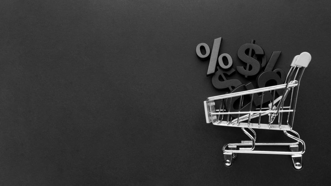 wp-cbb84b0ab6c2acc0-top-view-black-friday-sales-assortment-with-copy-space