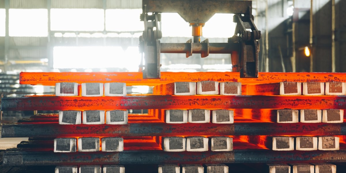 wp-d9868e8ca8563f75-interior-view-steel-factory