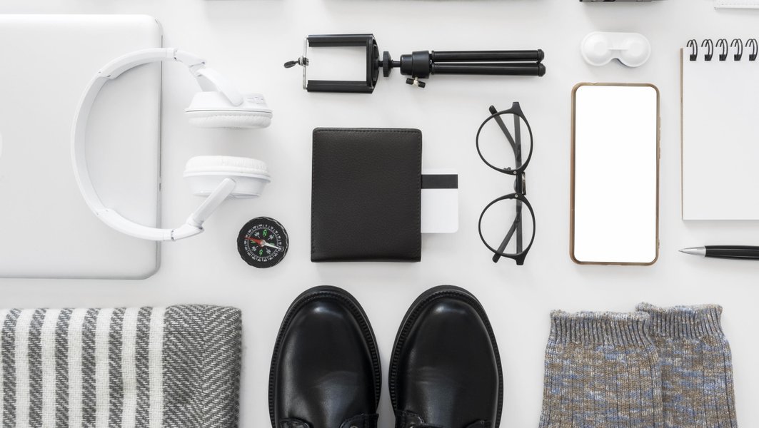 wp-db699ed1110be288-travel-still-life-pack-flat-lay