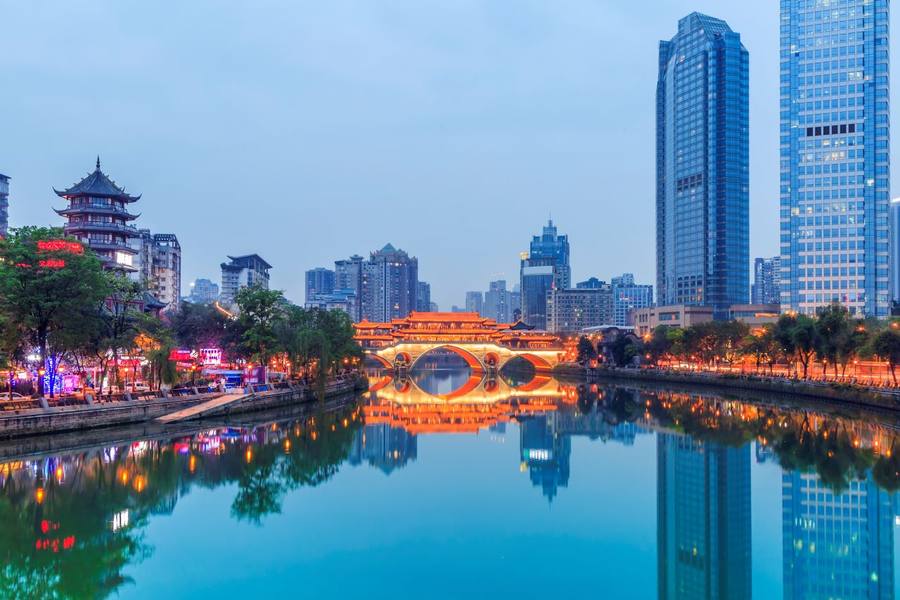 wp-e1f5275363918087-chinese-tourist-place-river-skyline