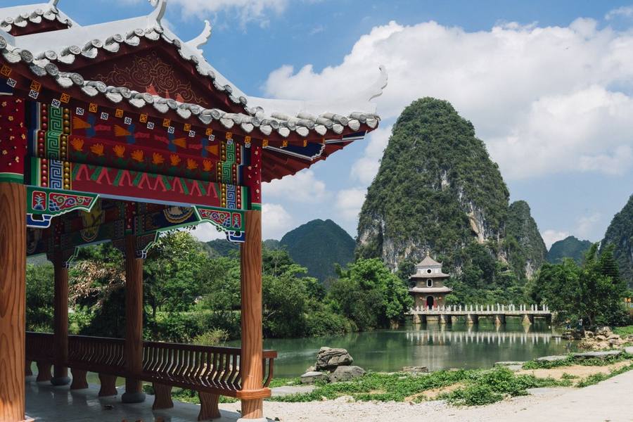 wp-f3e41e81fcb45251-beautiful-view-traditional-chinese-architecture